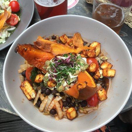 Folkklubs ALA pagrabs